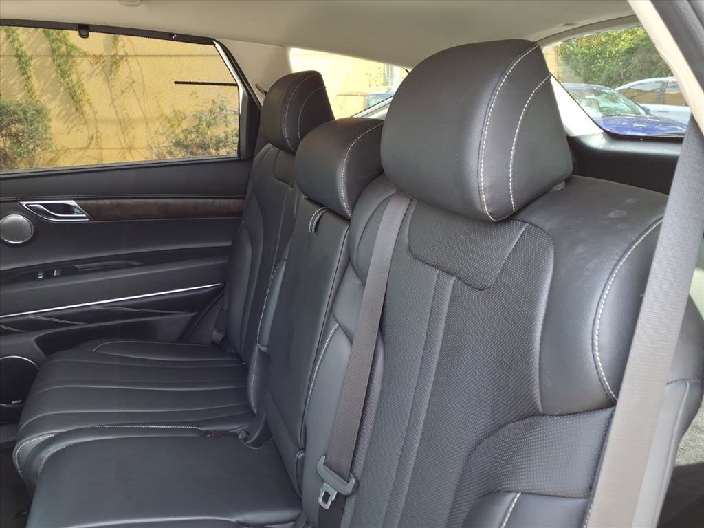 Used 2022 Genesis GV80 2.5T w/ Advanced Package 03 image 18