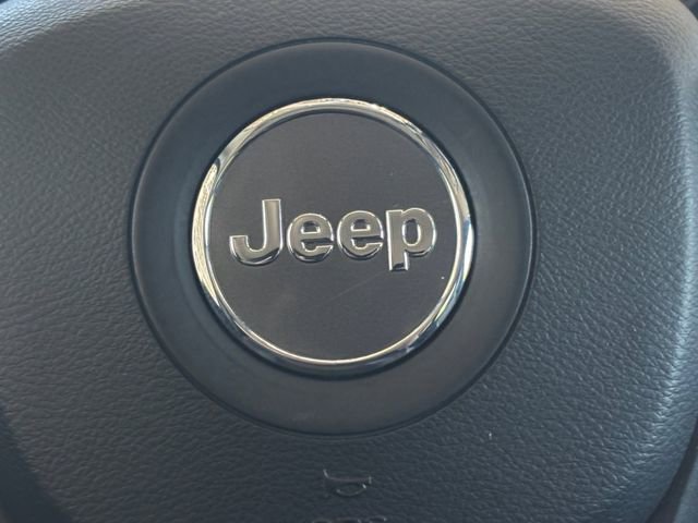 Used 2022 Jeep Cherokee Trailhawk w/ Trailer Tow Group AWD/4WD image 13