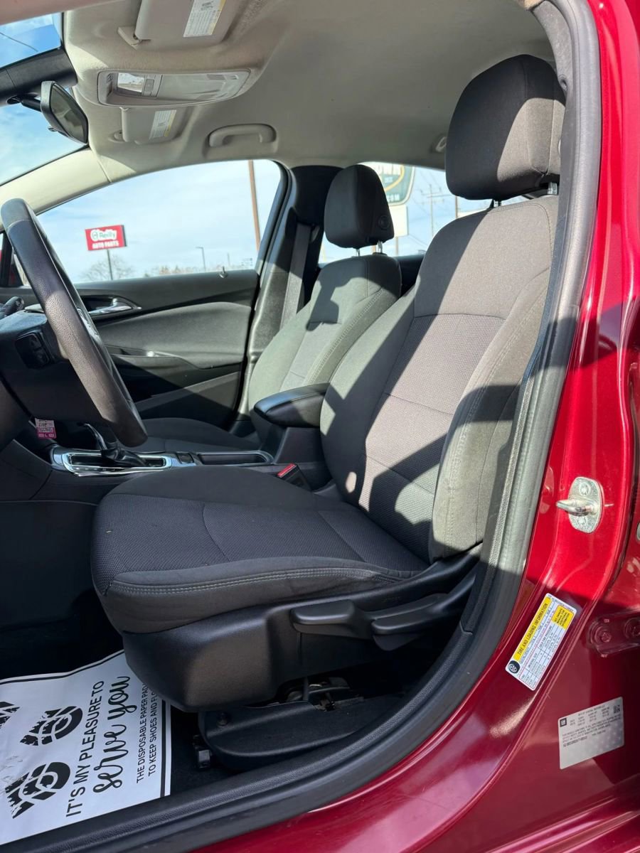 Used 2017 Chevrolet Cruze LT image 10