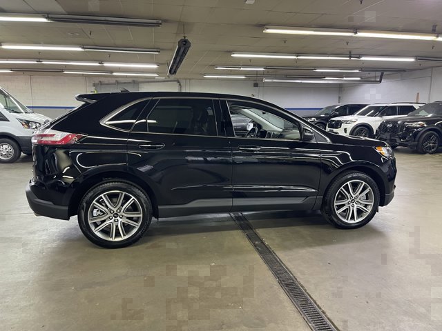 Used 2023 Ford Edge Titanium w/ Class II Trailer Tow Package AWD/4WD image 8