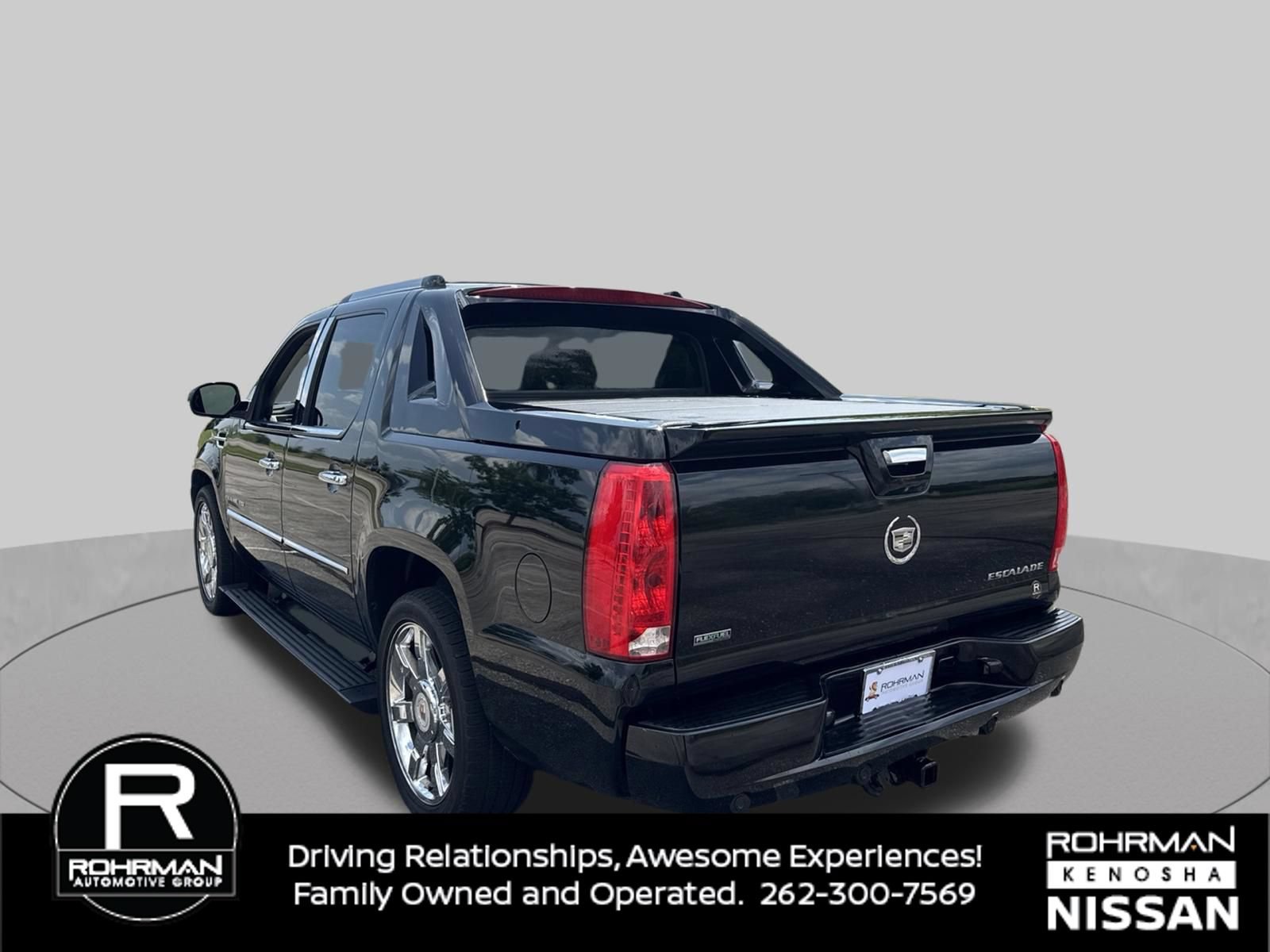 Used 2011 Cadillac Escalade EXT Premium AWD/4WD image 3