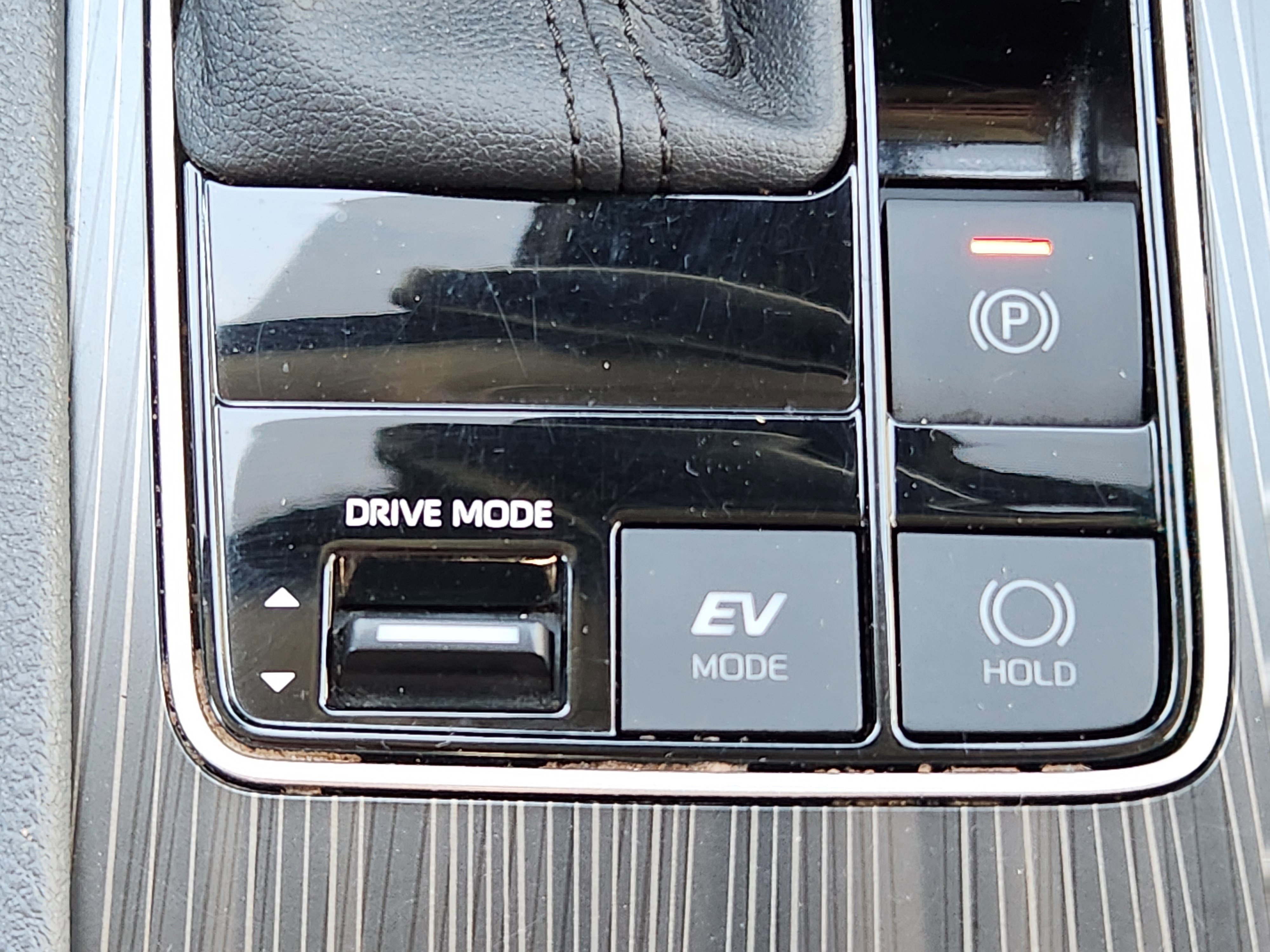 Used 2023 Toyota Sienna Limited image 33