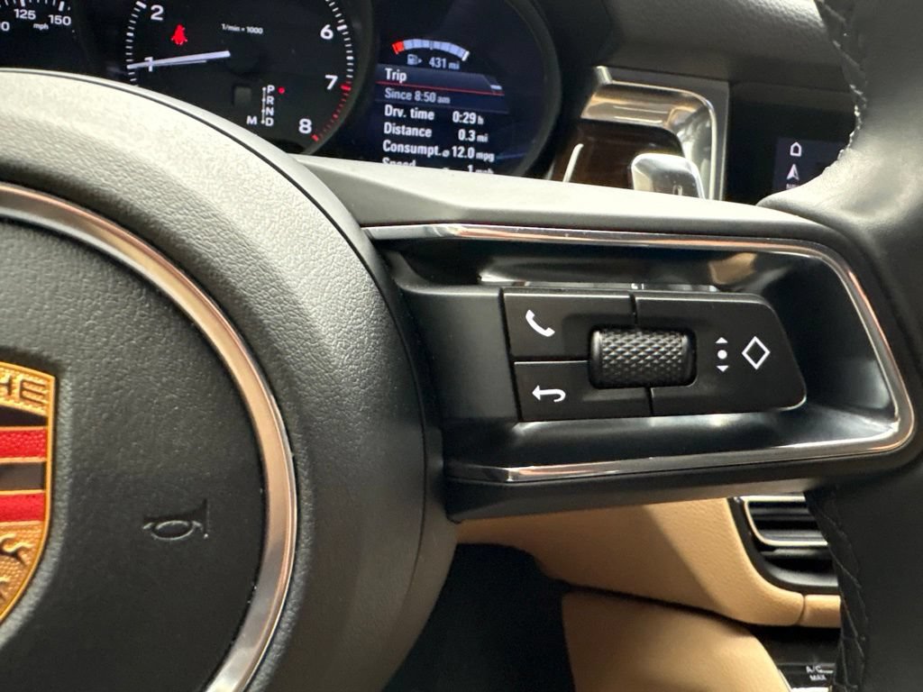 Certified 2026 Porsche Macan AWD/4WD image 37