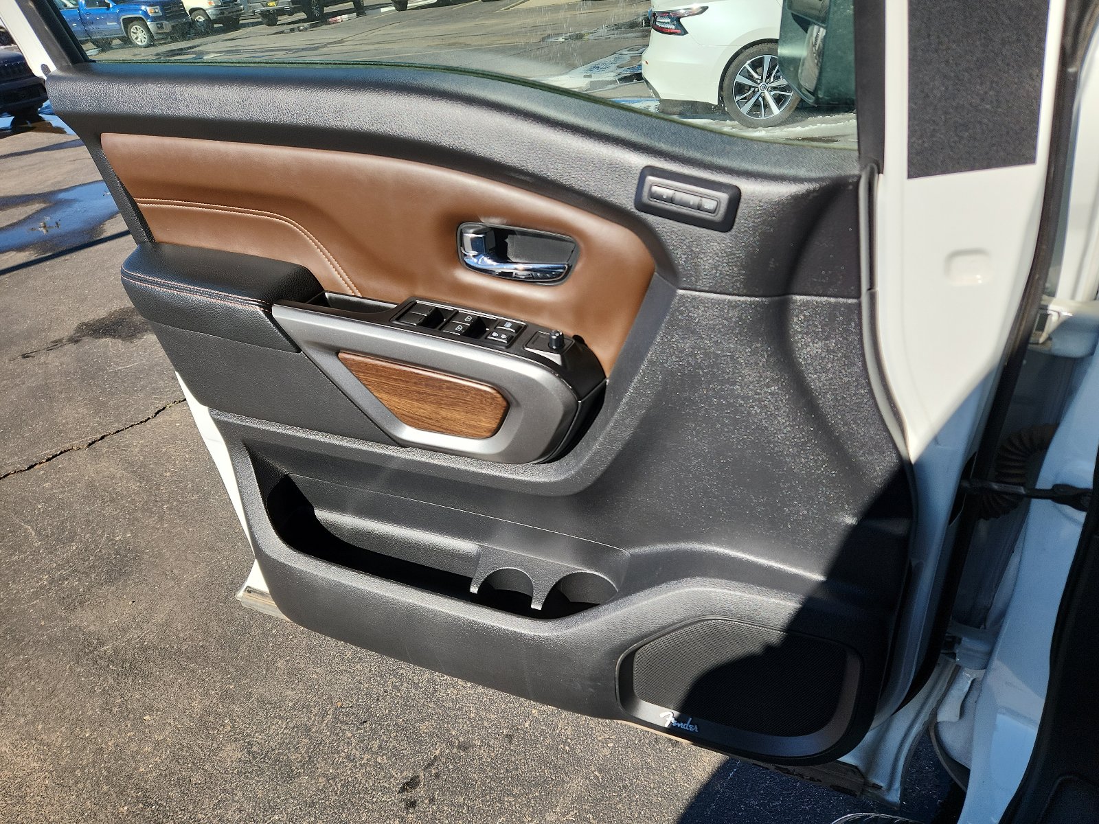 Used 2019 Nissan Titan Platinum Reserve w/ Platinum Utility Package image 14
