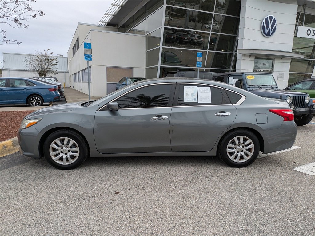 Used 2017 Nissan Altima 2.5 S w/ Power Driver Seat Package image 3