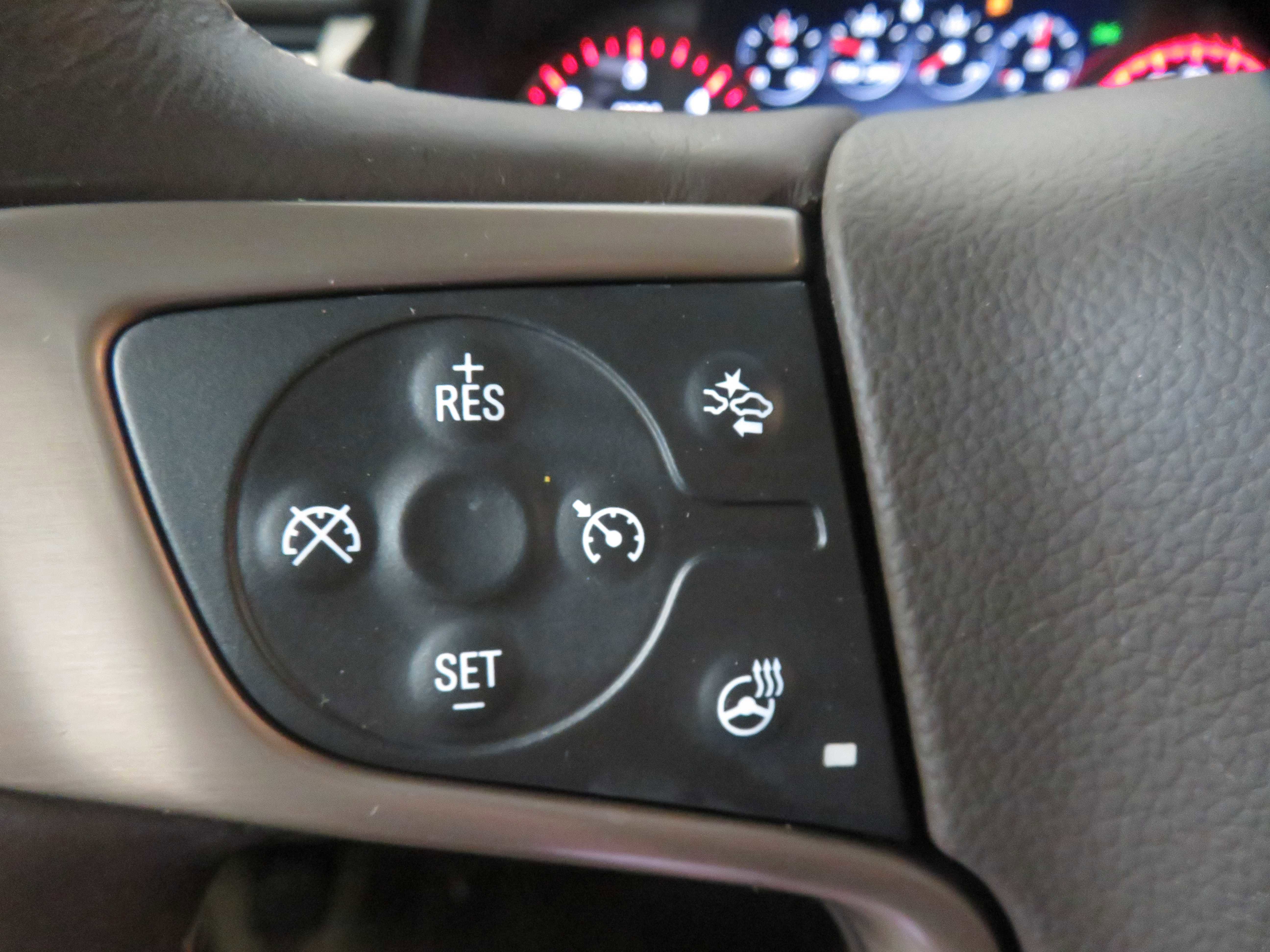 Used 2015 GMC Yukon XL Denali w/ Touring Package AWD/4WD image 33