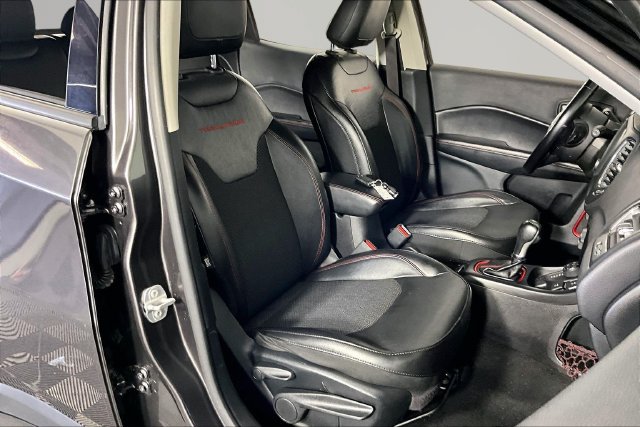 Used 2020 Jeep Compass Trailhawk AWD/4WD image 27