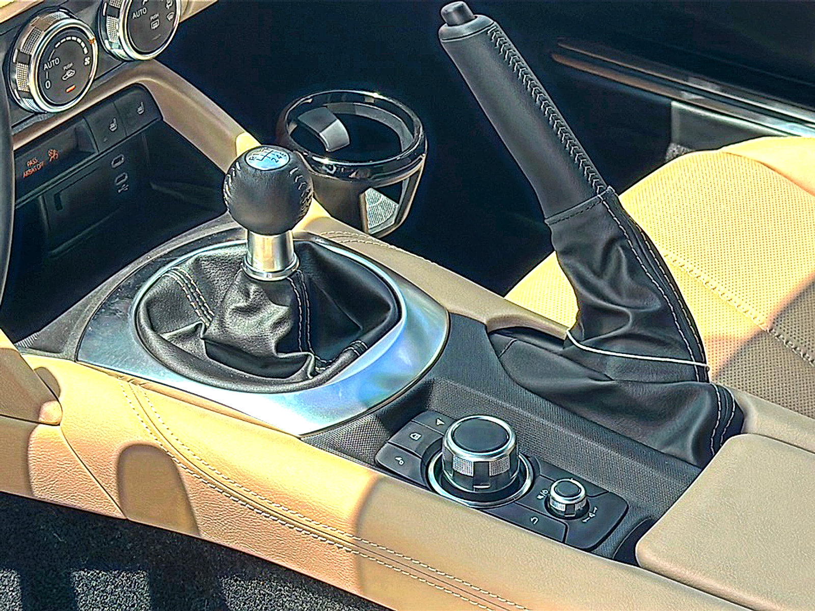 New 2026 MAZDA MX-5 Miata RF Grand Touring RWD image 18