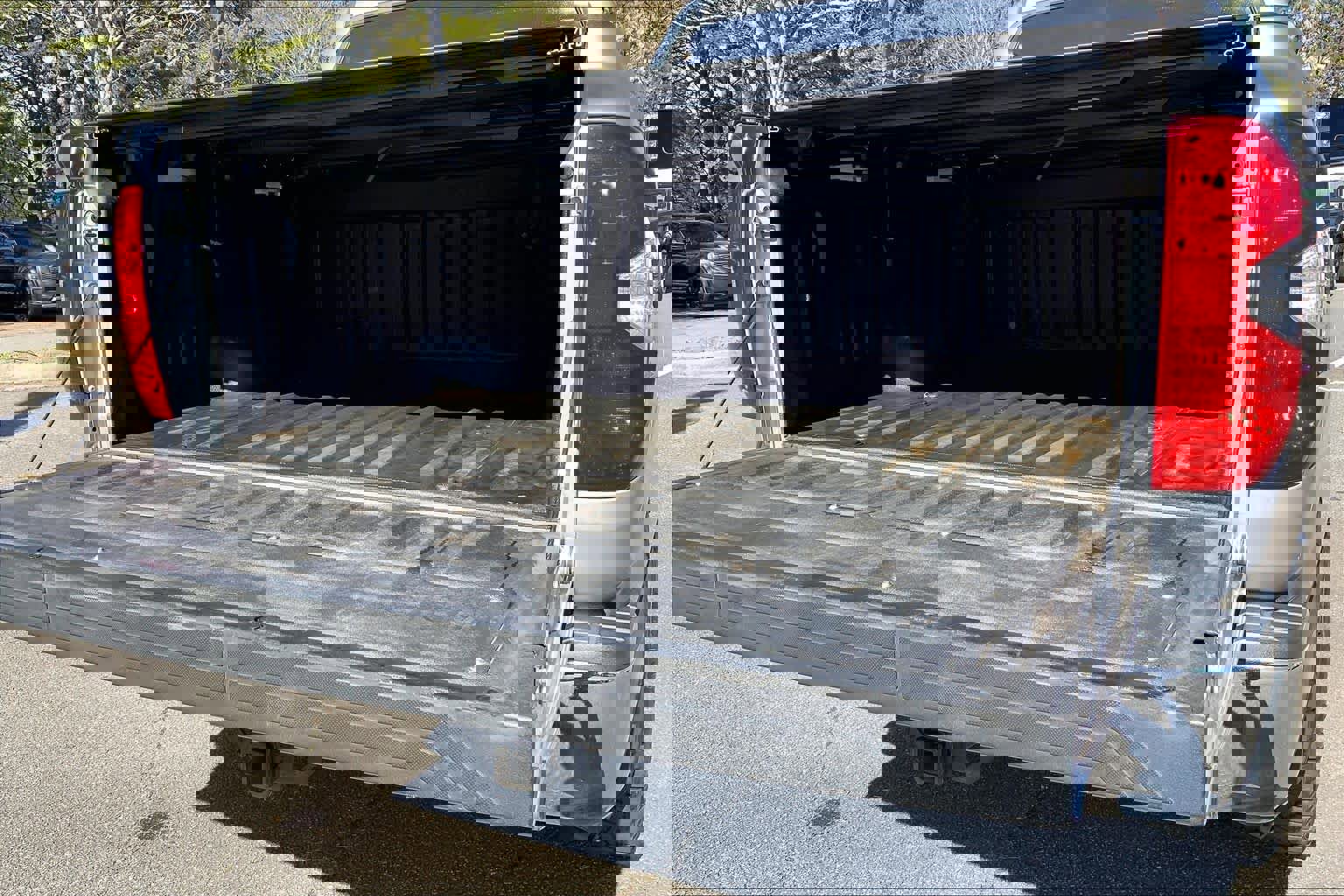 Used 2020 Toyota Tundra SR5 w/ SR5 Upgrade Package image 31