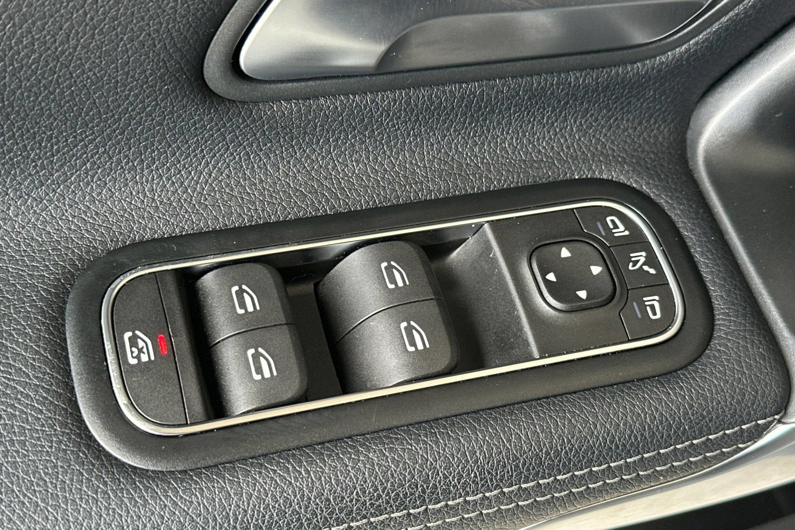 Certified 2023 Mercedes-Benz CLA 35 AMG 4MATIC image 13
