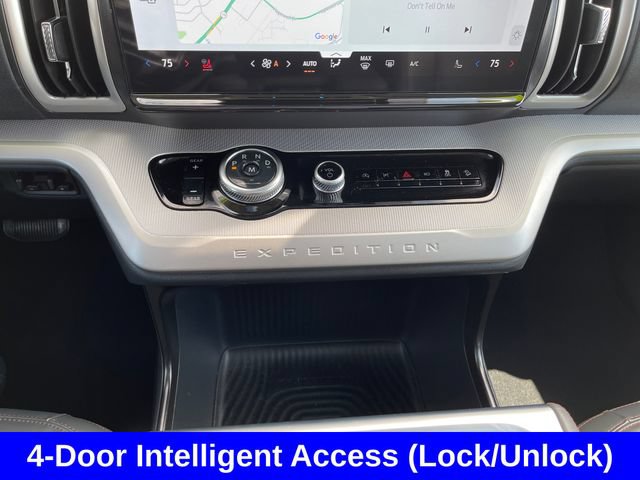 Used 2025 Ford Expedition Active AWD/4WD image 18