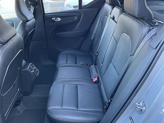 Certified 2025 Volvo XC40 B5 Core image 14