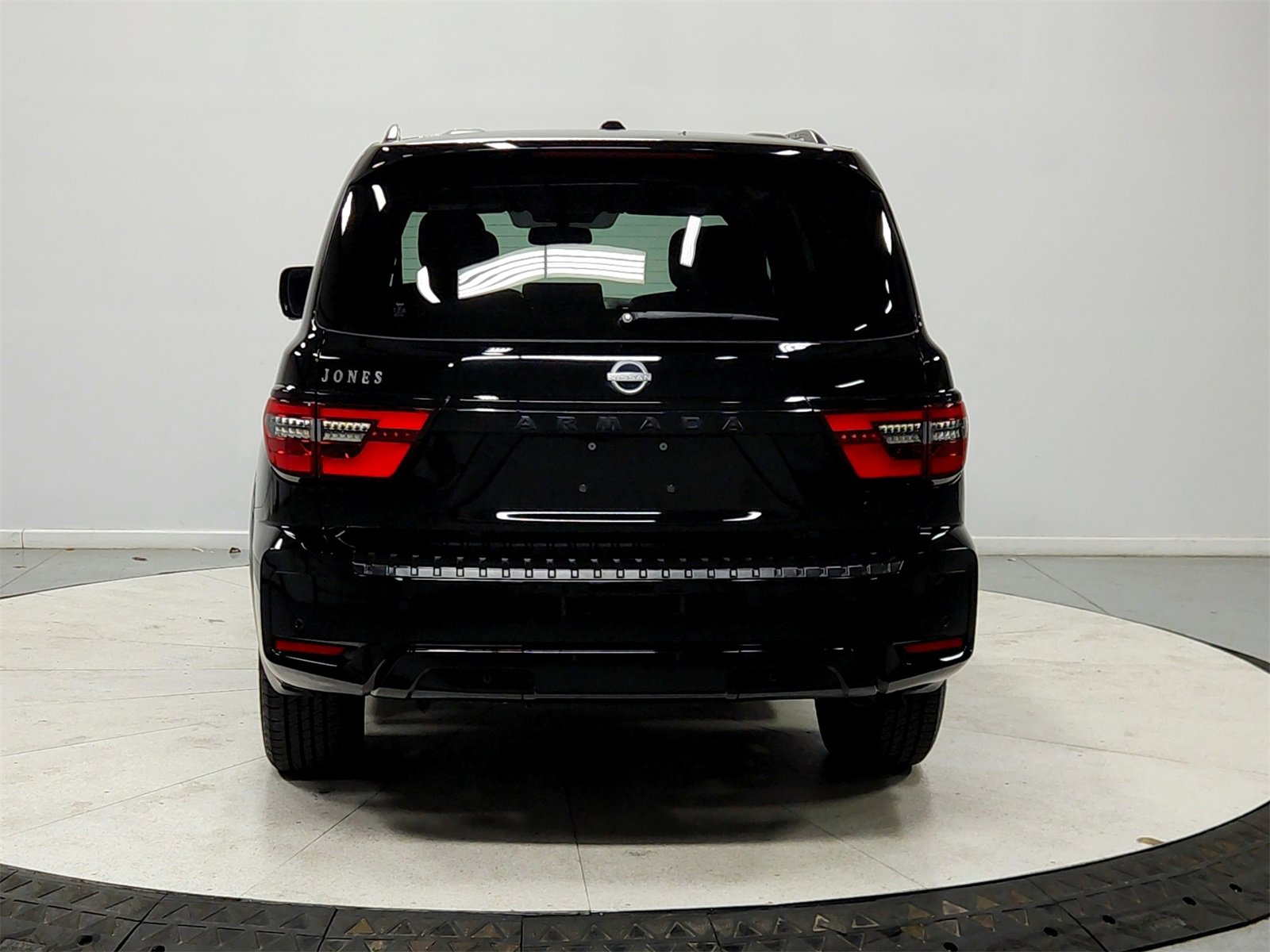 Used 2023 Nissan Armada SL w/ Midnight Edition Package image 6