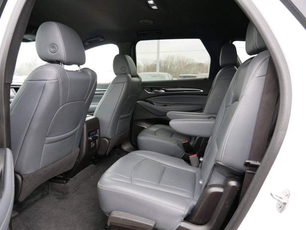 Used 2022 Buick Enclave Essence AWD/4WD image 15