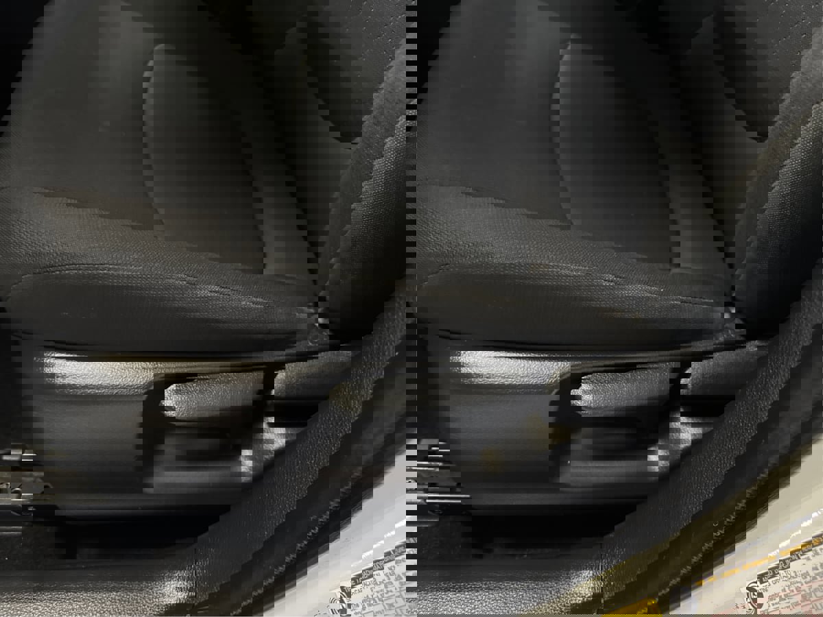 Used 2020 Toyota Corolla LE image 22