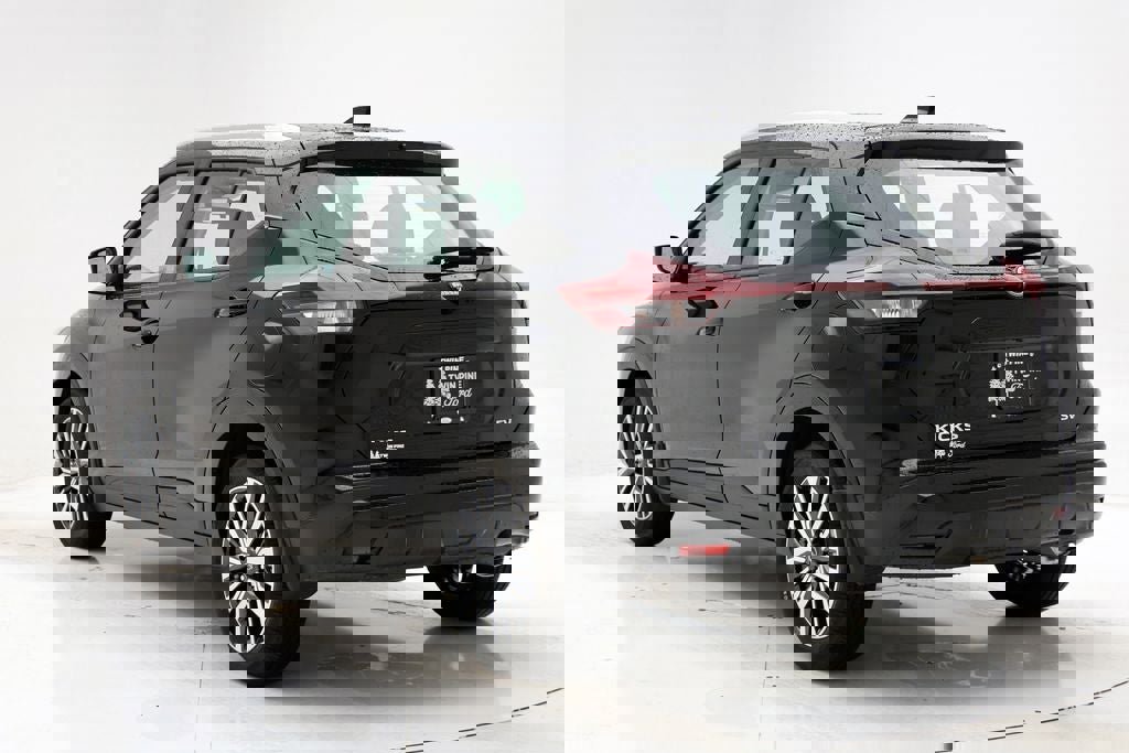 Used 2024 Nissan Kicks SV image 6