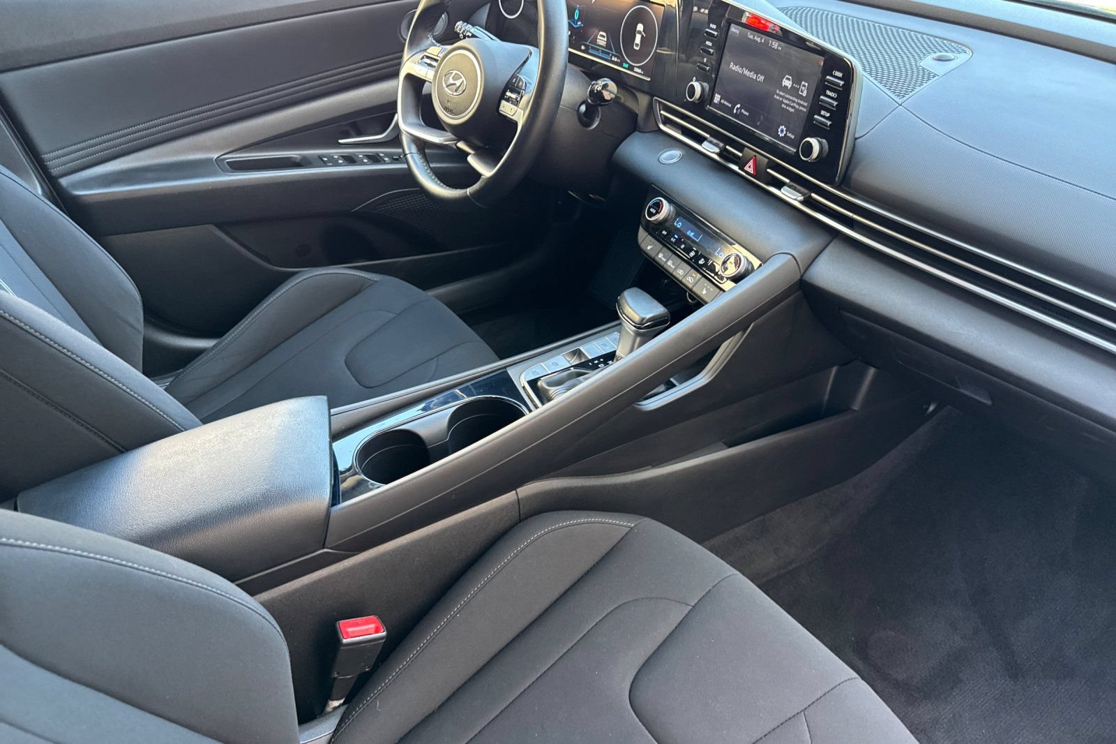 Used 2021 Hyundai Elantra SEL w/ Convenience Package FWD image 17