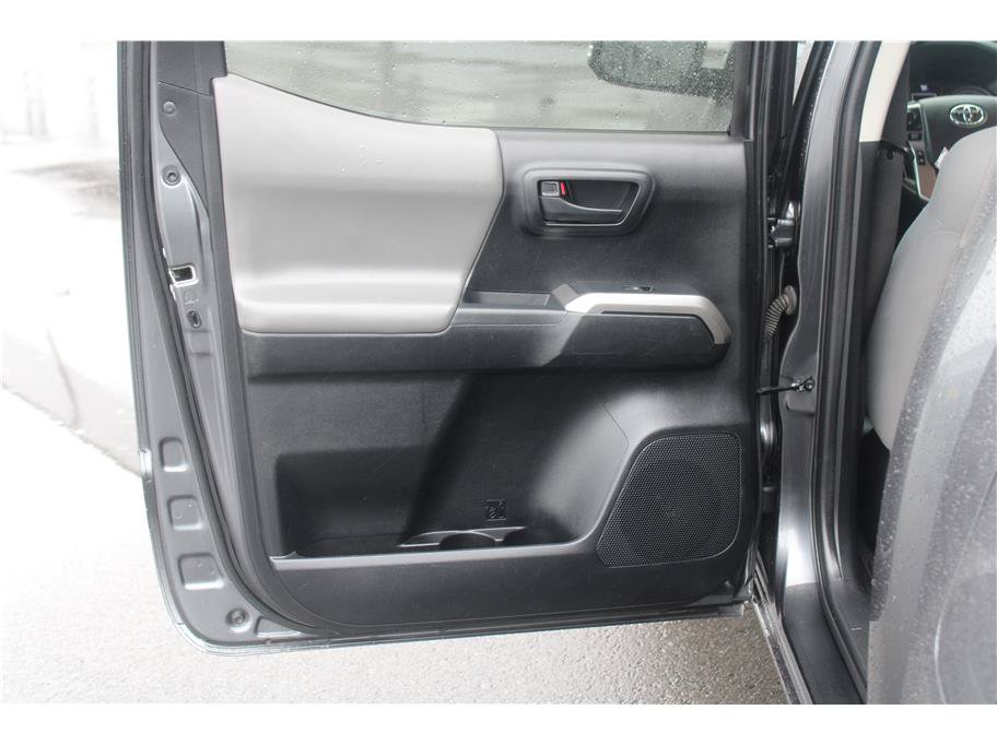 Used 2022 Toyota Tacoma SR5 w/ Technology Package AWD/4WD image 11