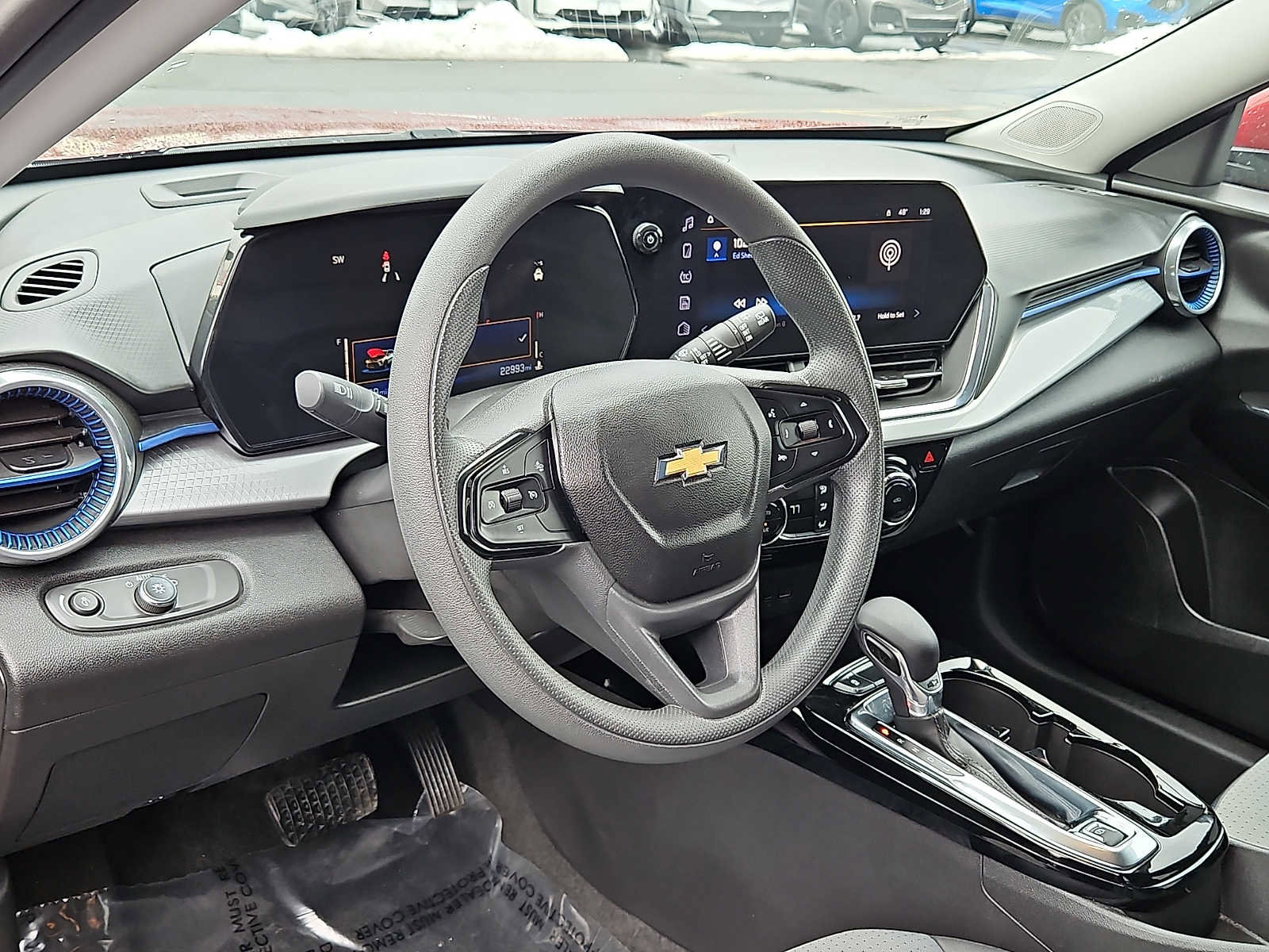 Used 2025 Chevrolet Trax LT image 25