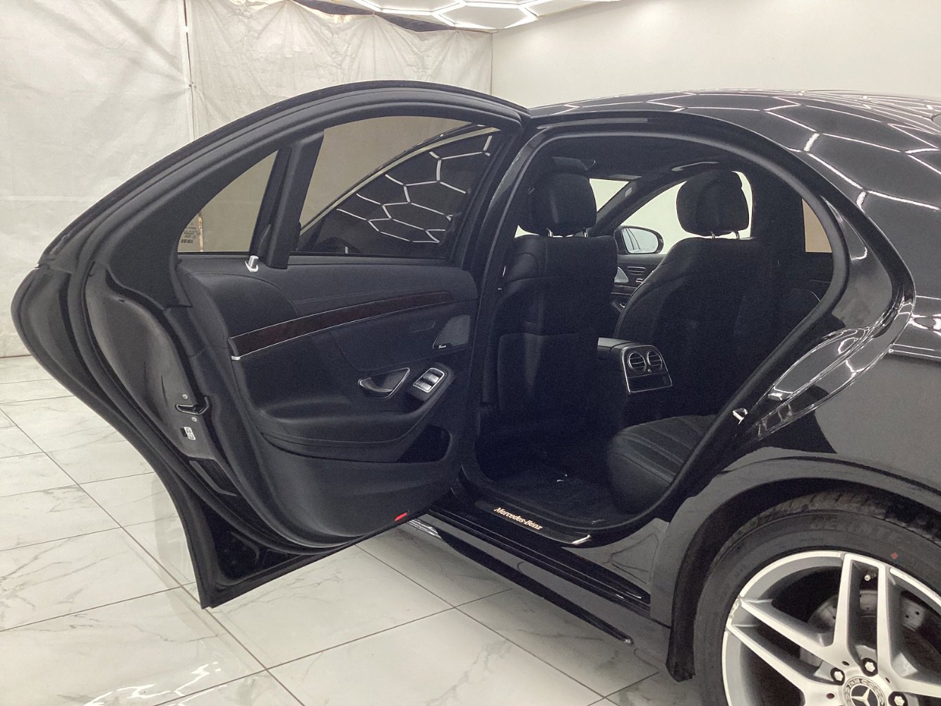Used 2018 Mercedes-Benz S 560 4MATIC Sedan image 22