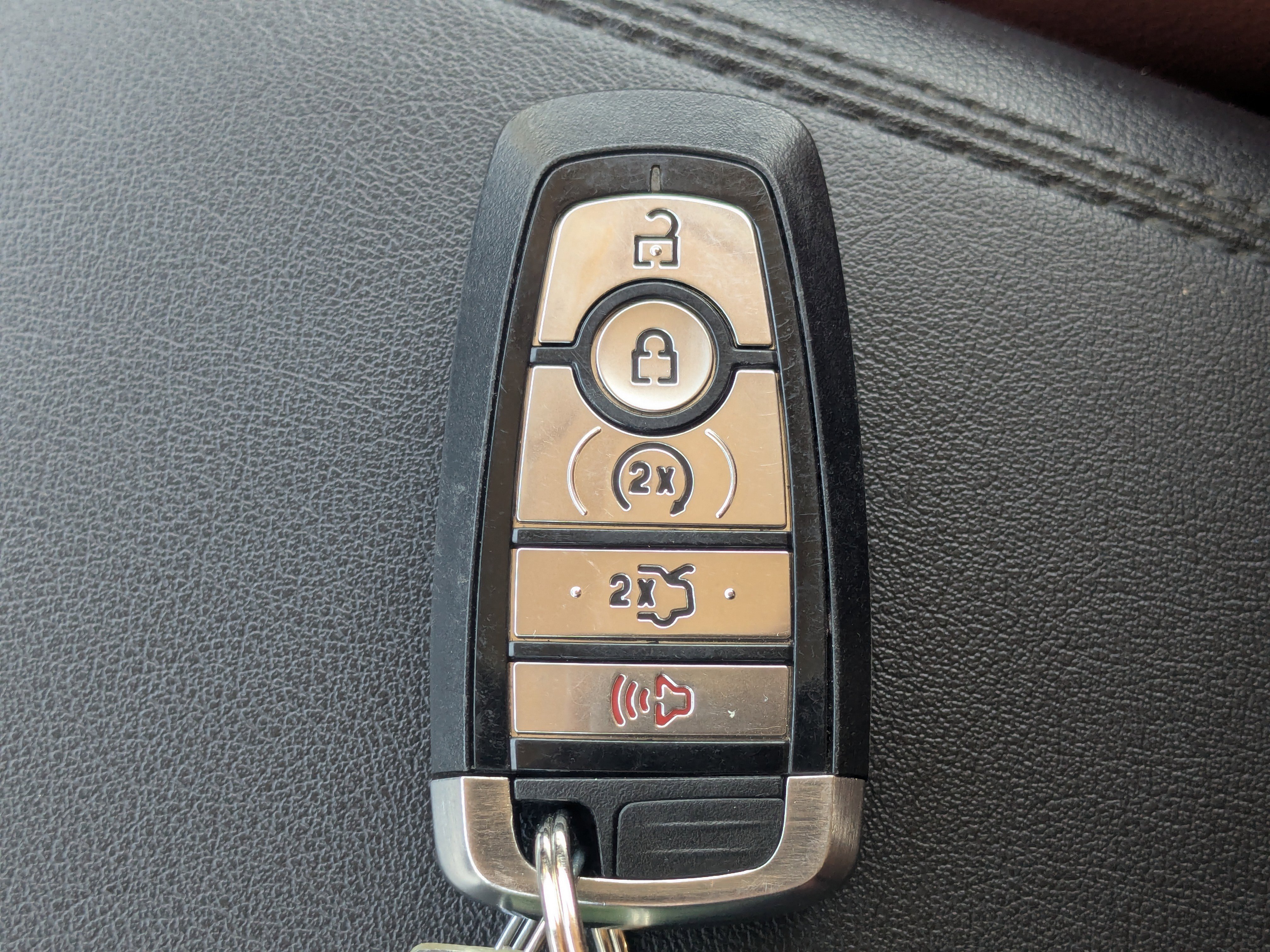 Used 2019 Ford Edge Titanium w/ Equipment Group 301A image 38