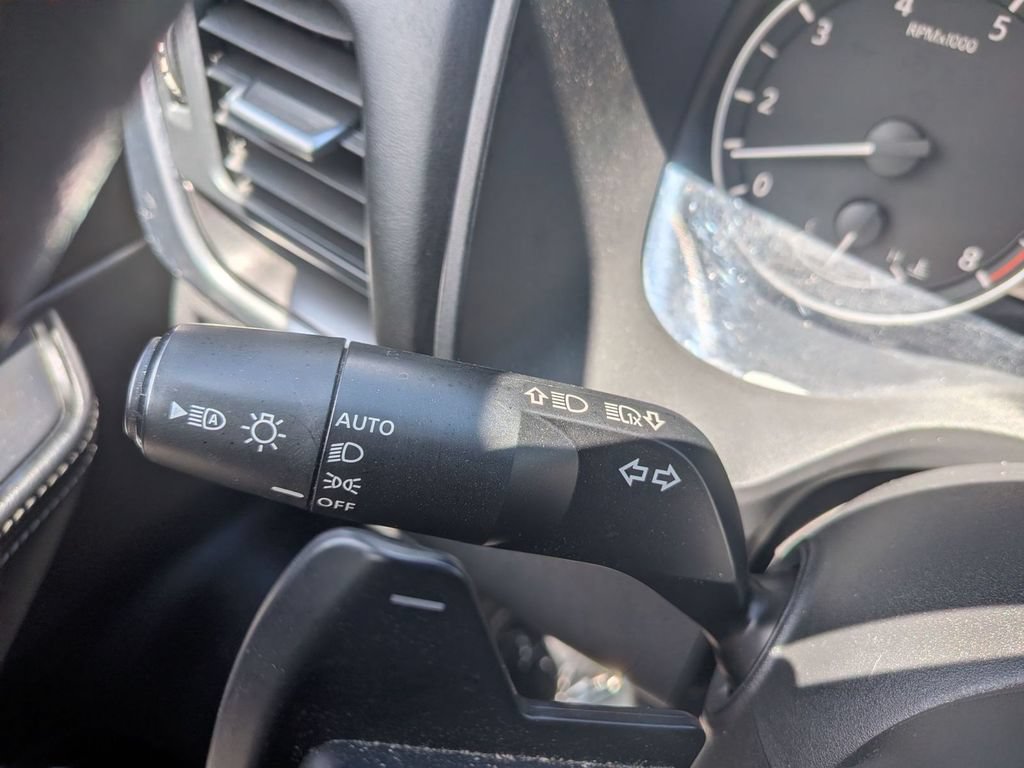 Used 2024 Nissan Rogue SV AWD/4WD image 26