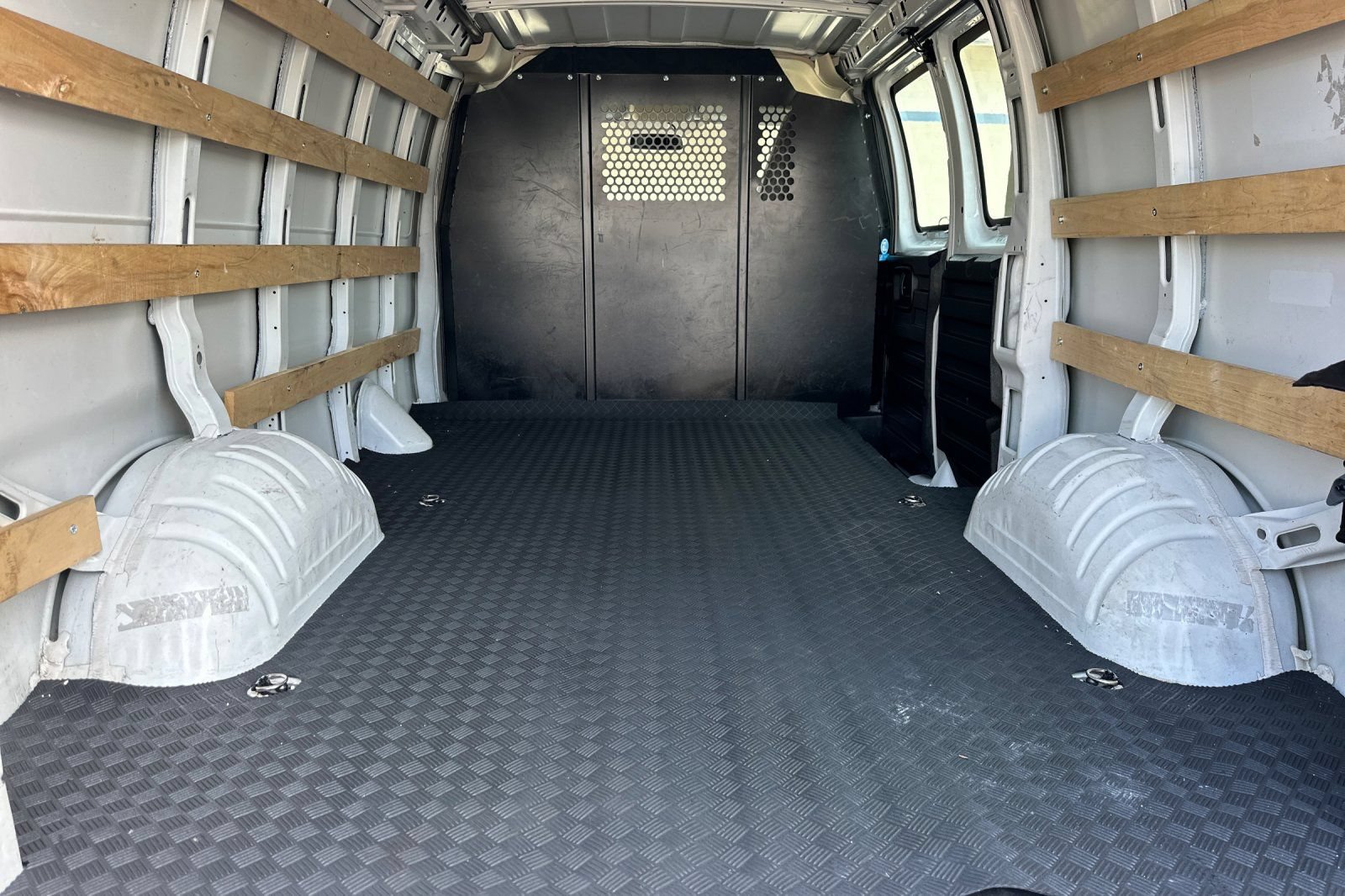 Used 2025 Chevrolet Express 2500 w/ Driver Convenience Package RWD image 16