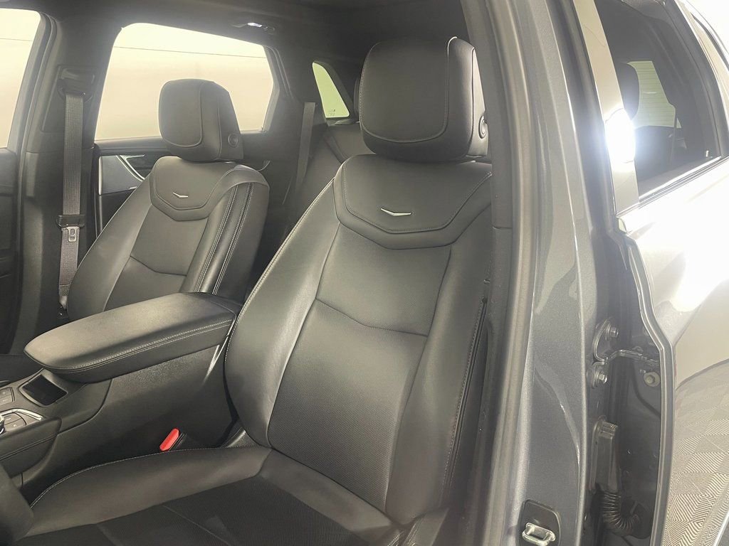 Used 2021 Cadillac XT5 Premium Luxury w/ LPO, Floor Liner Package image 25