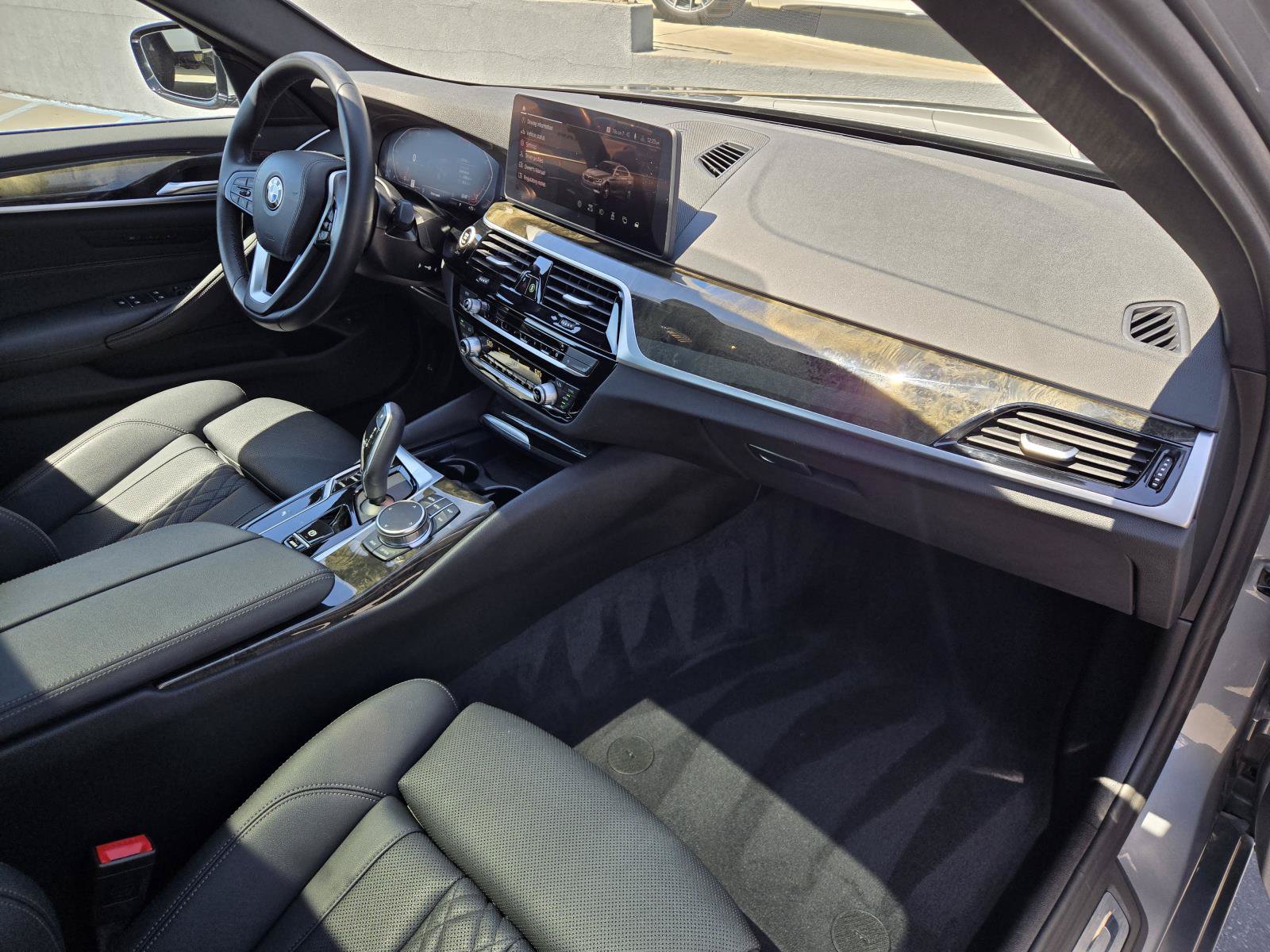 Used 2023 BMW 530i w/ Convenience Package RWD image 29