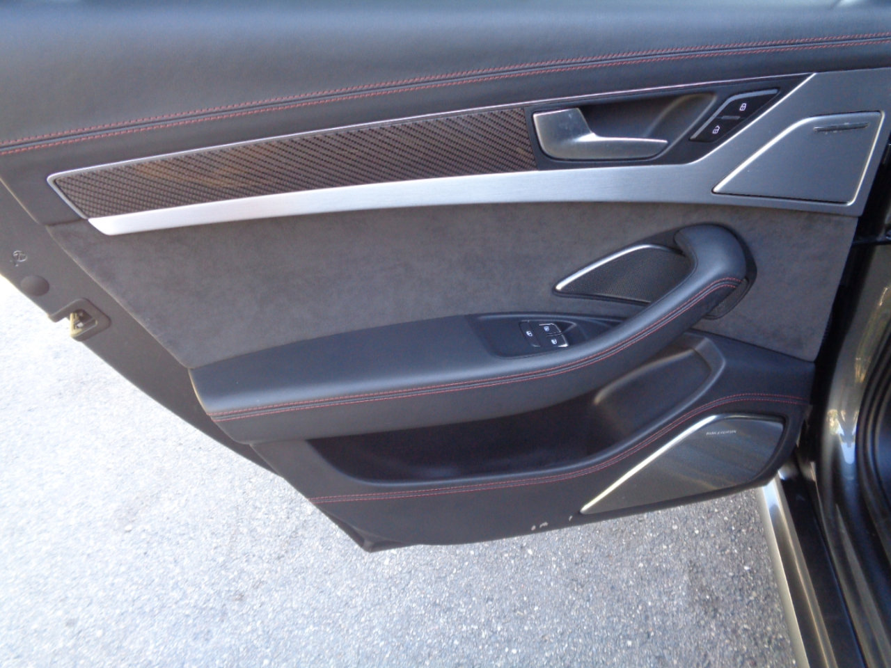 Used 2017 Audi S8 Plus w/ Dynamic Package image 22