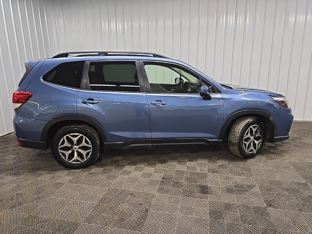 Used 2019 Subaru Forester Premium w/ All-Weather Package image 2