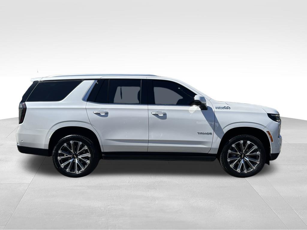 Used 2025 Chevrolet Tahoe High Country AWD/4WD image 6