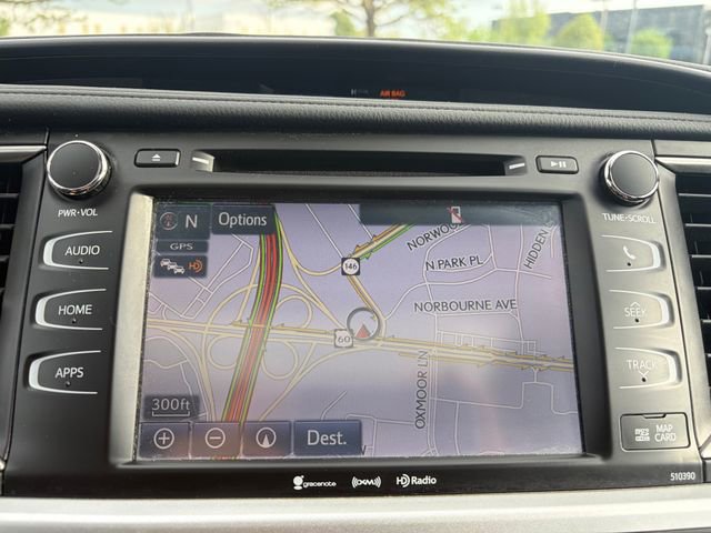 Used 2019 Toyota Highlander SE w/ Nightshade Edition image 10