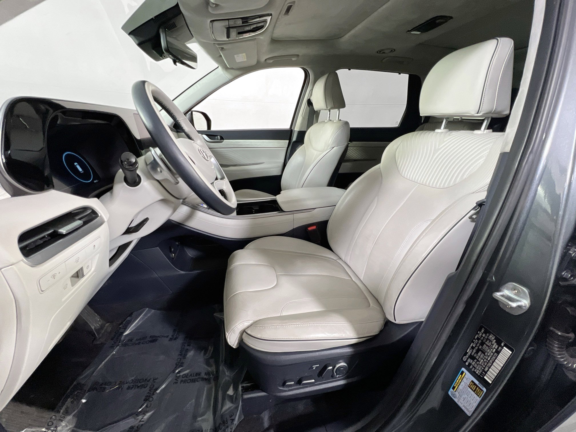 Used 2023 Hyundai Palisade Calligraphy image 22