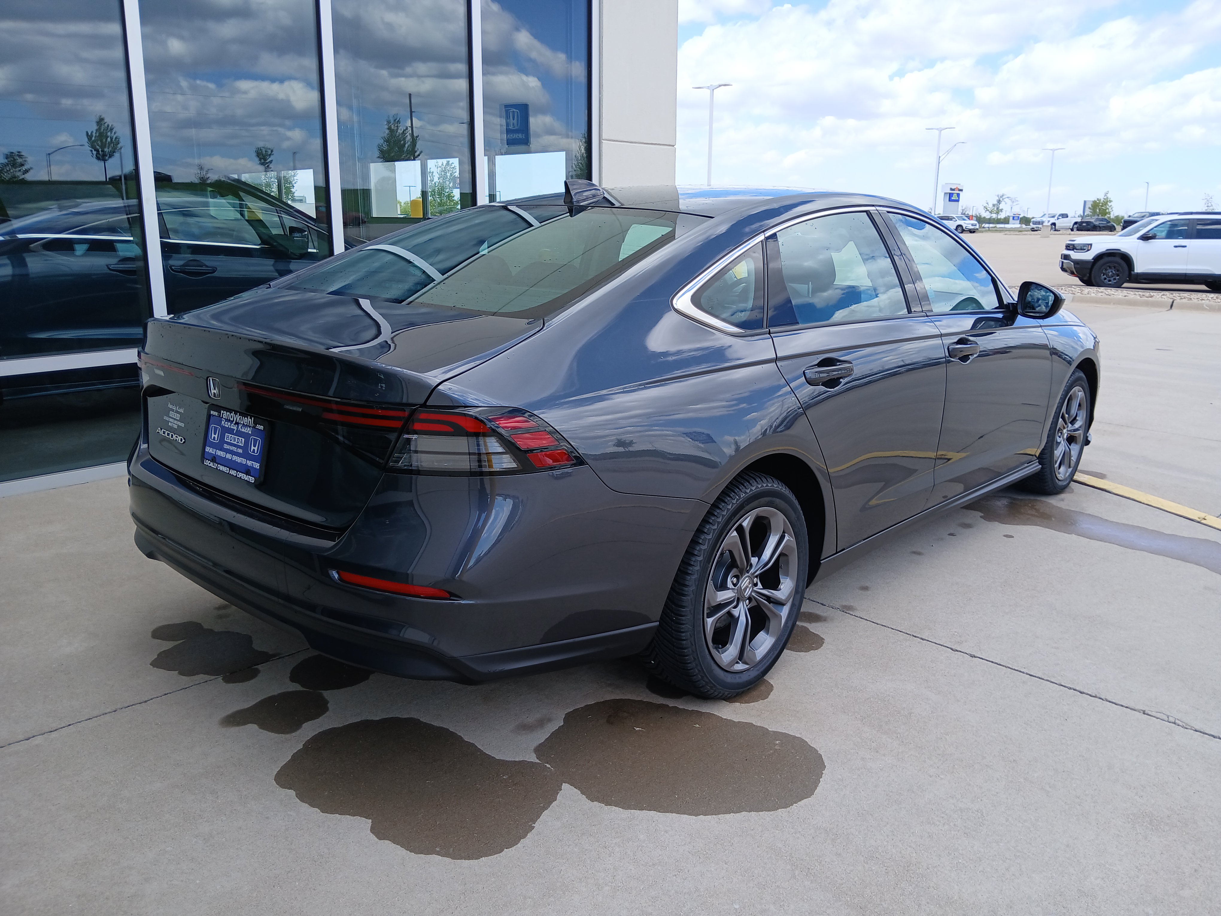 Used 2023 Honda Accord EX image 7