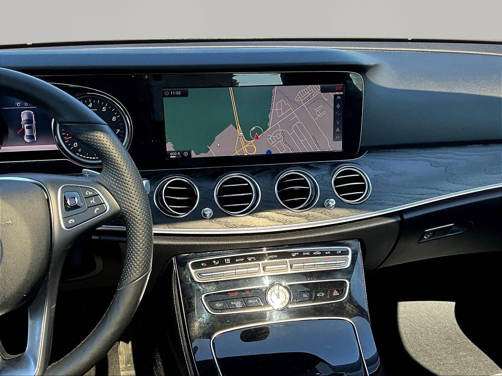 Used 2017 Mercedes-Benz E 300 4MATIC image 9