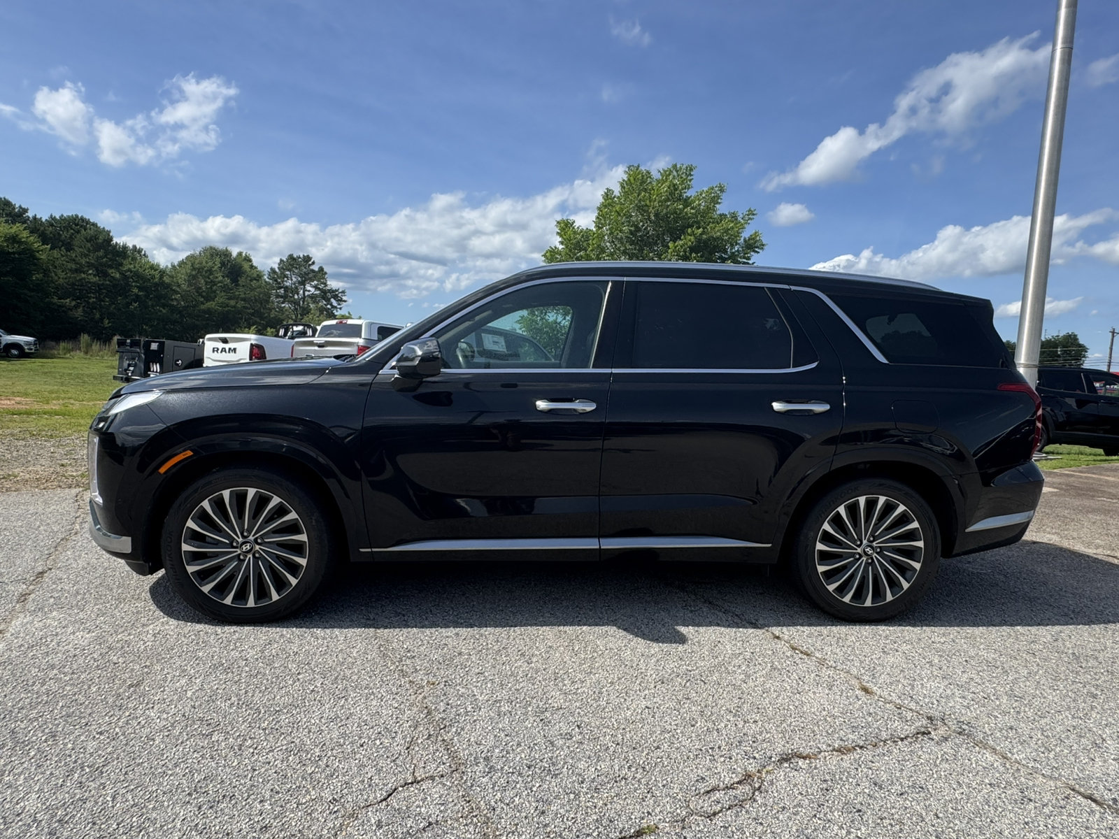 Used 2023 Hyundai Palisade Calligraphy w/ Cargo Package AWD/4WD image 8