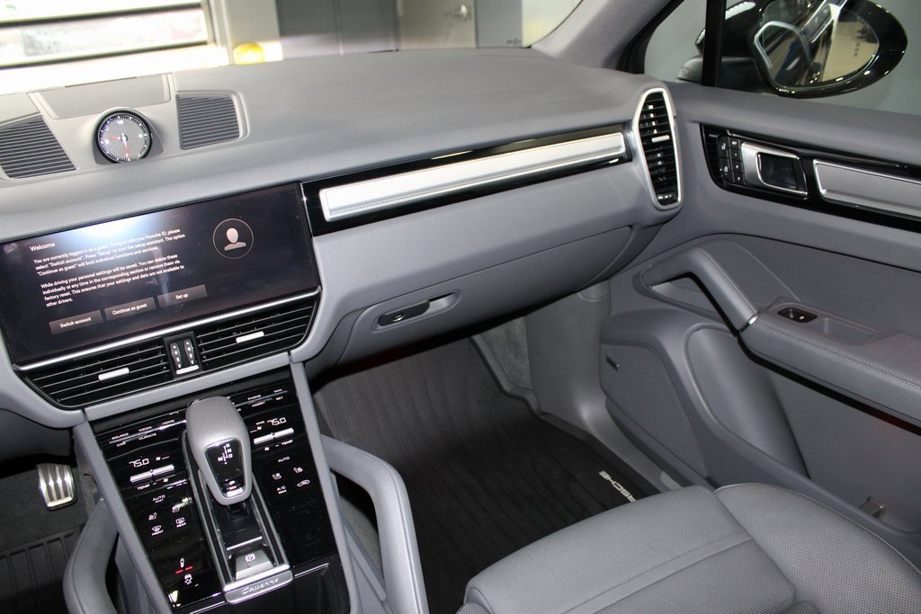 Used 2023 Porsche Cayenne S image 26