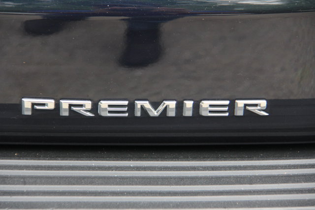 Used 2023 Chevrolet Suburban Premier AWD/4WD image 11