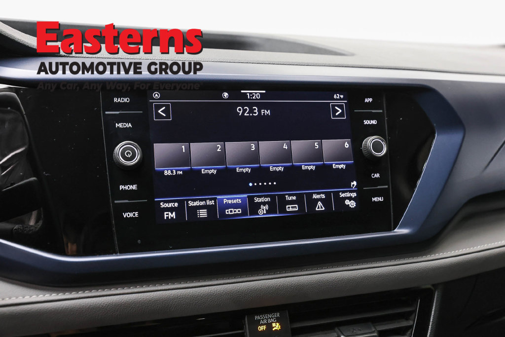 Used 2024 Volkswagen Taos SE FWD image 19