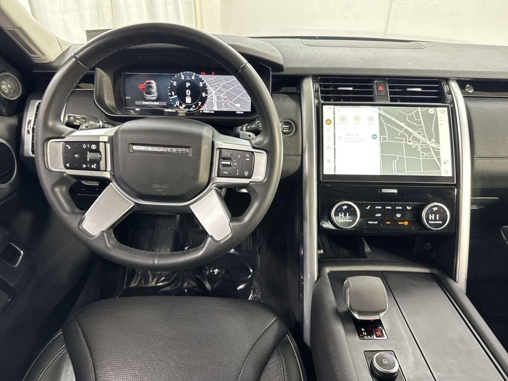 Used 2024 Land Rover Discovery S image 27