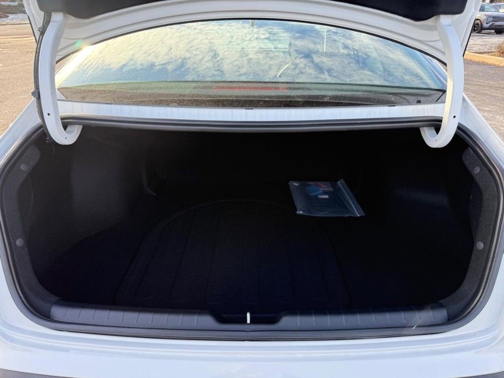 New 2026 Kia K4 LX image 5