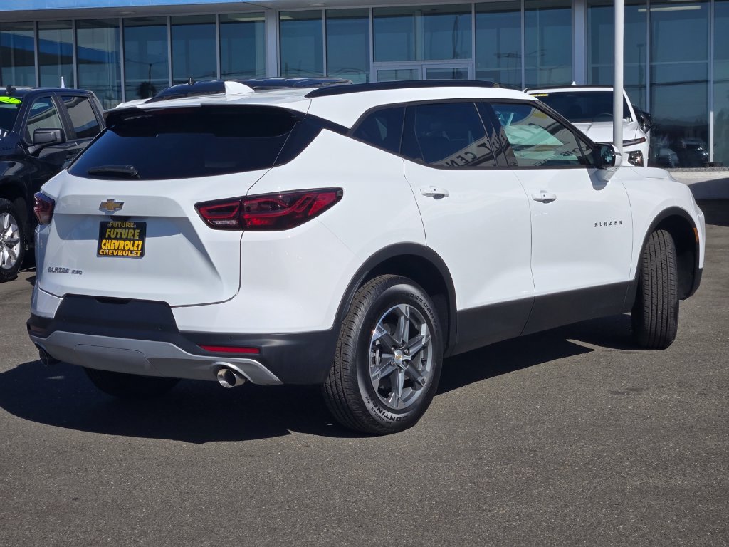 New 2026 Chevrolet Blazer LT w/ Sound & Technology Package AWD/4WD image 4