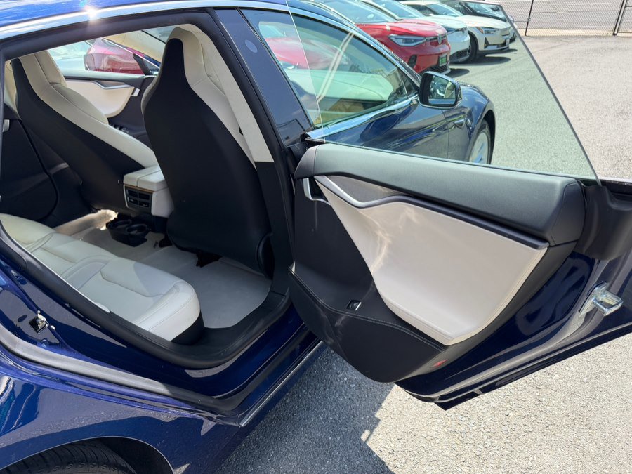 Used 2018 Tesla Model S 75D AWD/4WD image 37