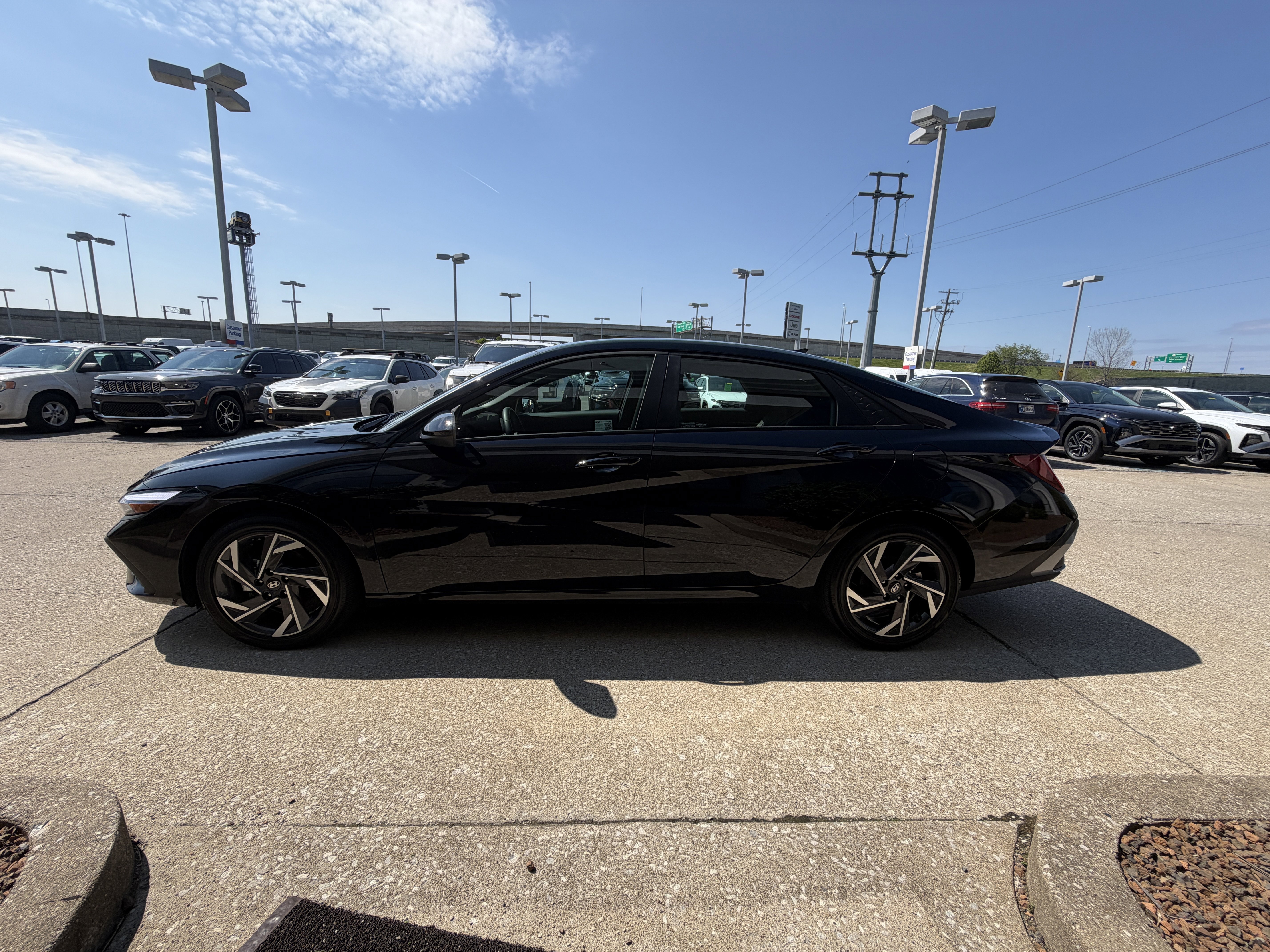 Certified 2025 Hyundai Elantra SEL image 10