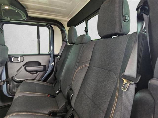 Used 2025 Jeep Gladiator Sport AWD/4WD image 21