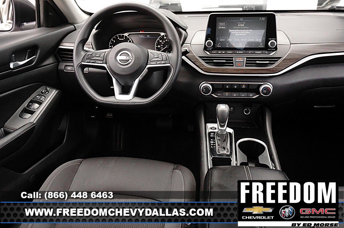Used 2024 Nissan Altima 2.5 SV FWD image 13
