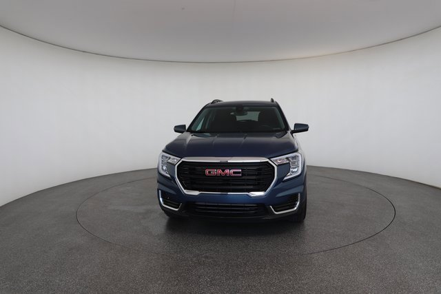 Used 2024 GMC Terrain SLE w/ Driver Convenience Package image 31
