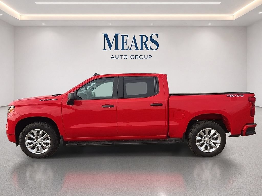 Used 2024 Chevrolet Silverado 1500 Custom AWD/4WD image 2