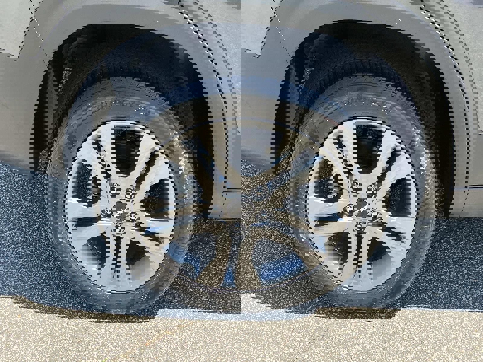 Used 2023 Kia Seltos S w/ Navigation Package image 17